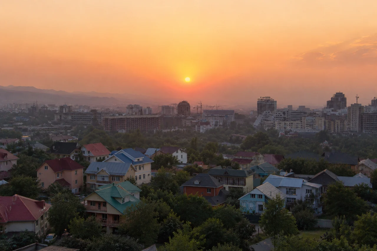 Панорама Алматы с гор