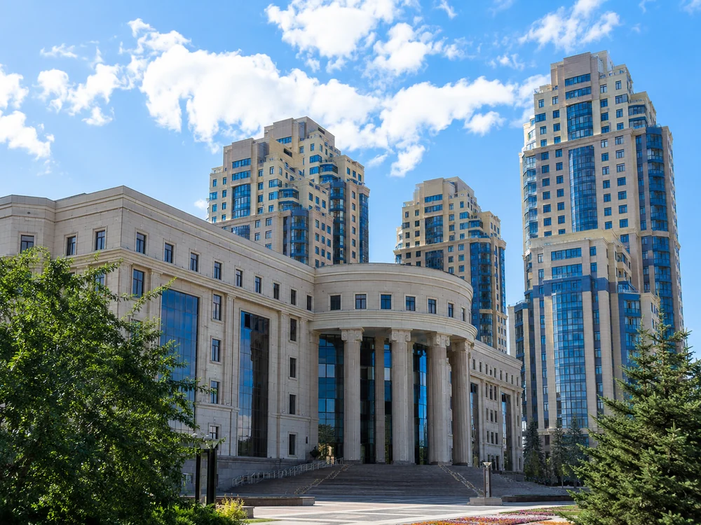 Turan-Astana University and residential complexes